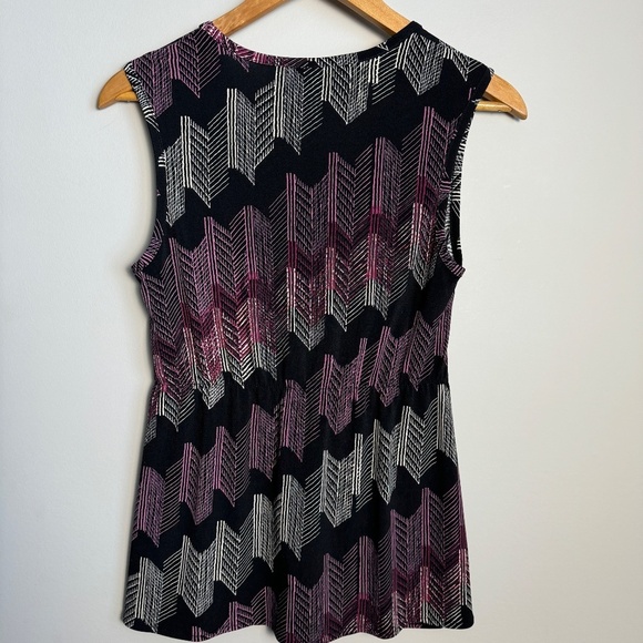 Banana Republic Factory Women's Sleeveless V-Neck Knot Blouse Multicolor Small - Picture 4 of 10